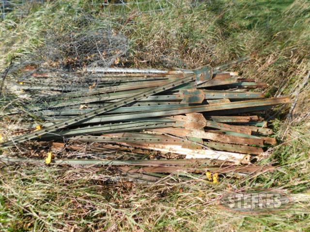 Pallet of fence posts - barb wire,_1.JPG